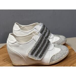 LADY GODIVA Phoebe Embellished Wedge Shoe Womens 7.5 White Sneaker